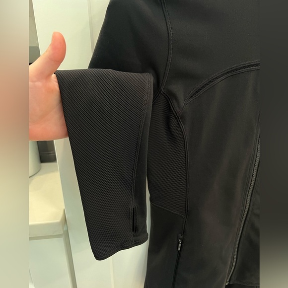 Lululemon Mesh is More Define Jacket Black Full Zip Size 6 - Picture 3 of 8